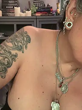 dieseldame1313 webcam
