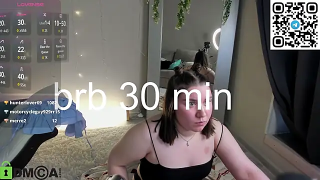 Maya_Raay webcam