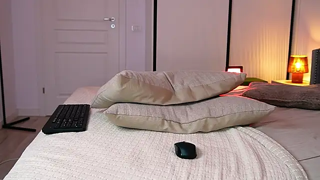 WowMila webcam