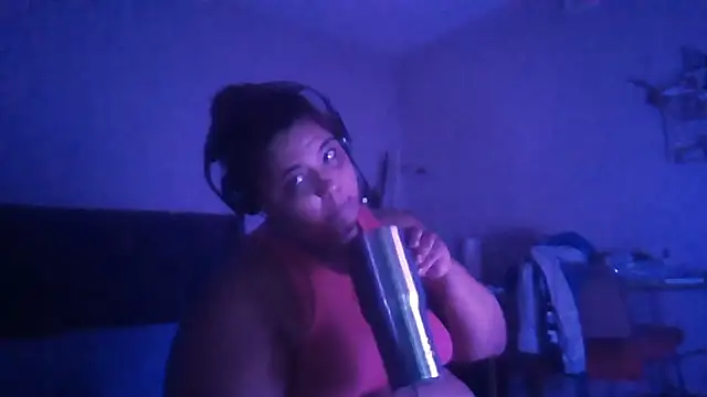 1n0nlythroat webcam