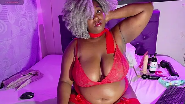 ebony_NeighborMoans webcam