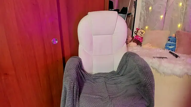Lilith_salvatoree webcam