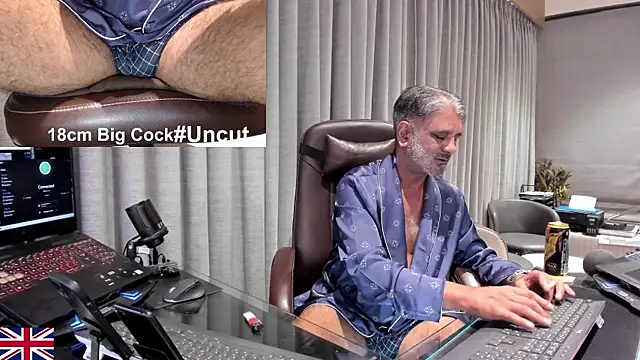 OnlineBossUK webcam