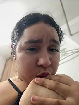Pretty_Isadora webcam