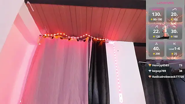 Oliviaa_Evans webcam