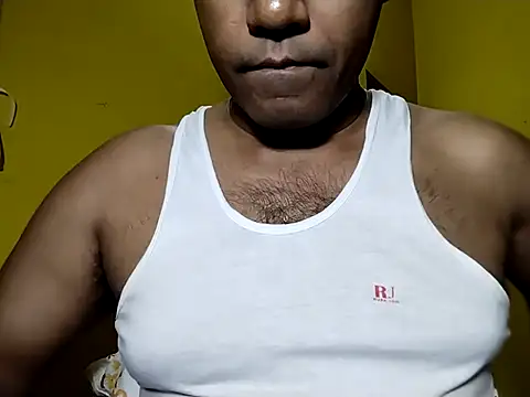 Lucky___05 webcam