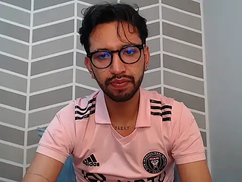 thomass1018 webcam