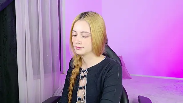 annie_mora webcam