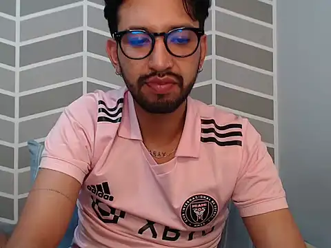thomass1018 webcam