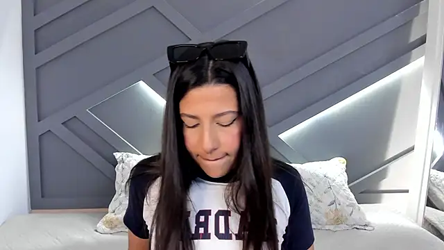 nova_velveet webcam