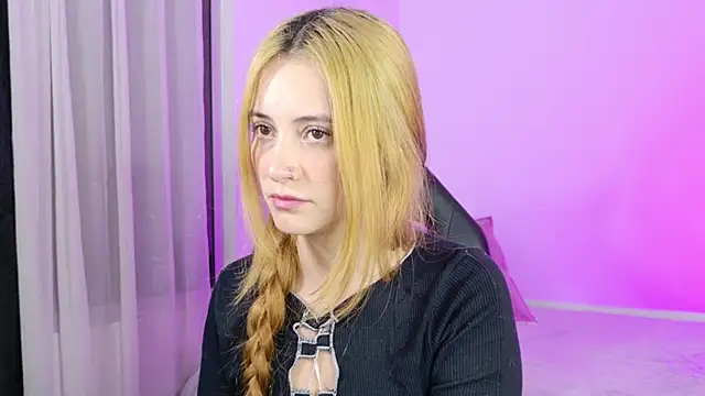annie_mora webcam