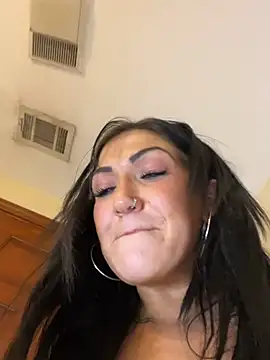 LittleMissEeve webcam