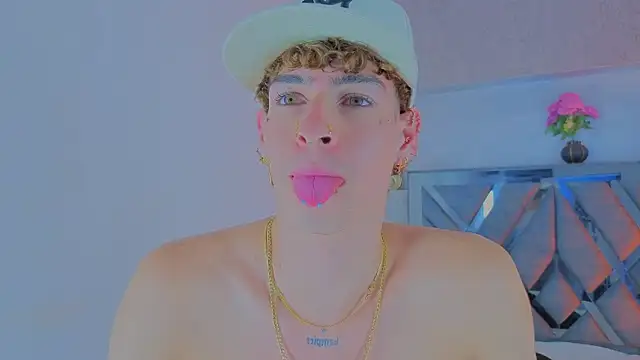 nova_salvatore webcam