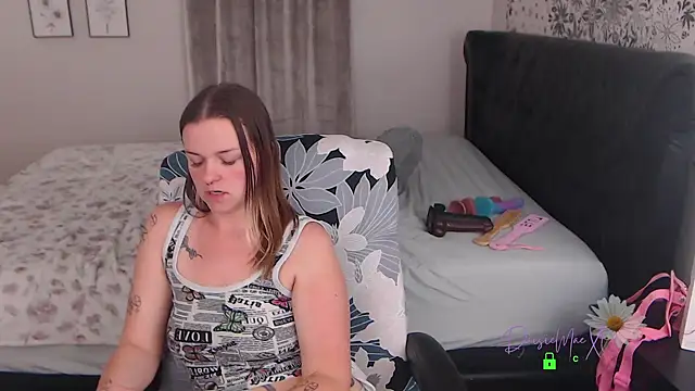 DaisieMaeXO webcam
