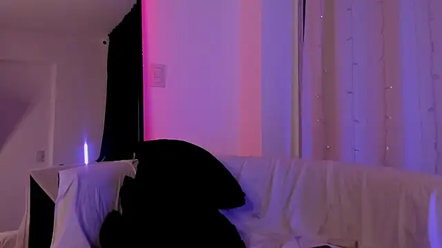 GiaJamess webcam