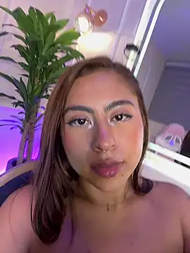 ThamaraGen_ webcam