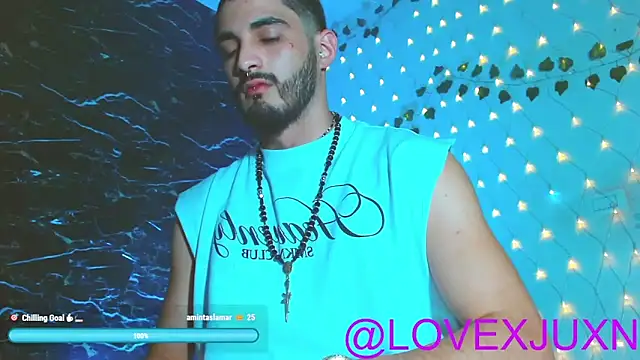 LovexJuxn8 webcam