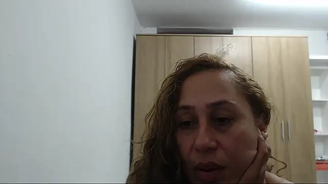 roxanalove9 - RoxanaLove9's free webcam