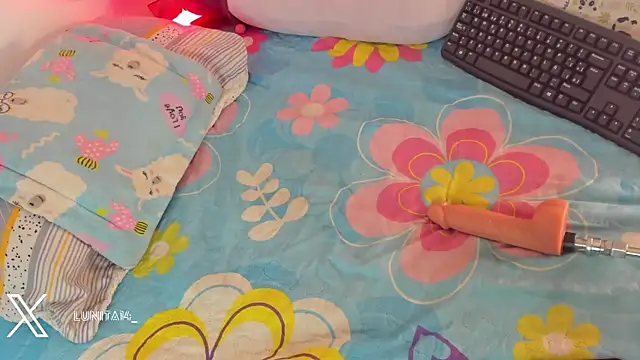 princessluna_19 webcam