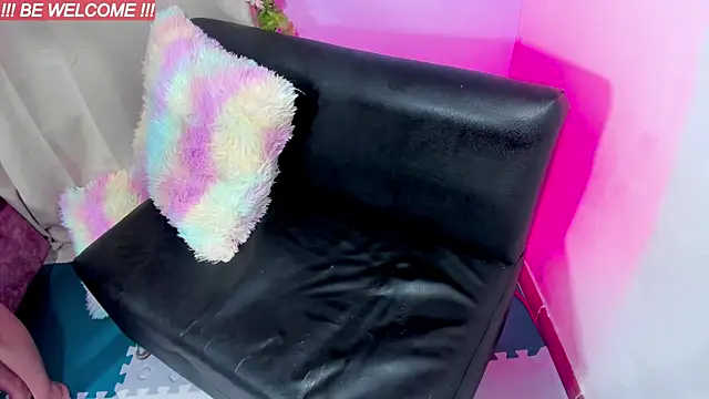 Skinnyfantasies44 webcam