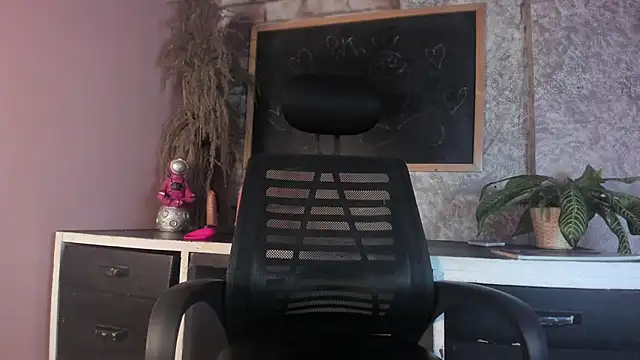 HeidiLune webcam