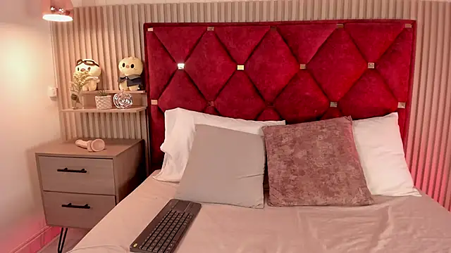 CelestePetite webcam