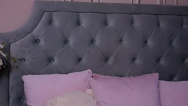 LucyAddison webcam