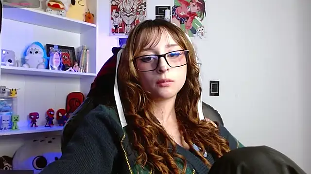CelesteAyase webcam
