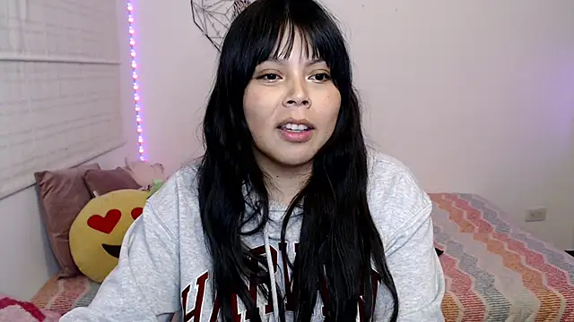 EllieMoonX webcam