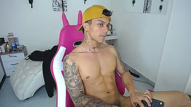 Leonard_Price live sex cam
