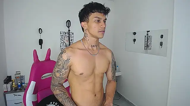 Leonard_Price webcam