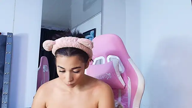 gracewallace_ - GraceWallace_'s free webcam - UK Sex Cams