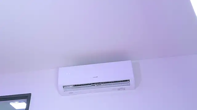 emmacurvy webcam