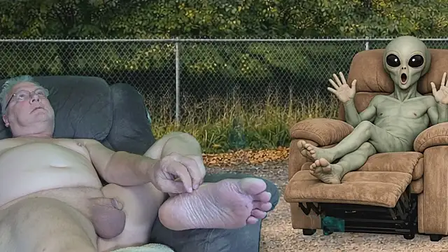 ButtCrackShowing-OOPS webcam