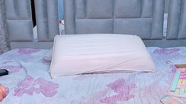EbonyCoWorker webcam