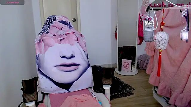 MyAsianWaifu webcam