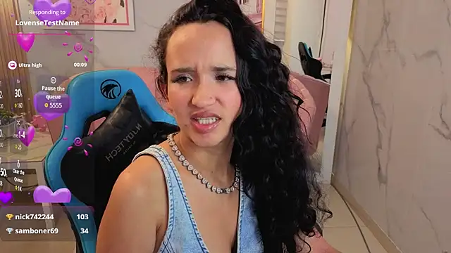 bella_vibess_s webcam