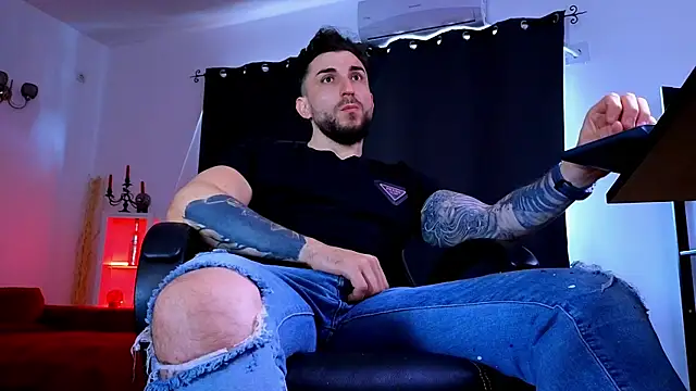 MightyAaron66 webcam