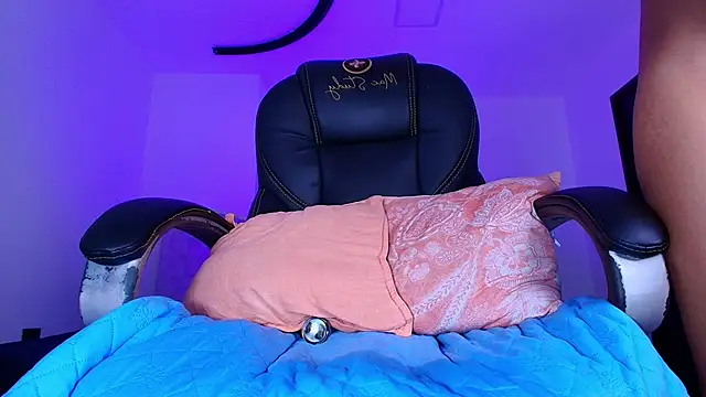 naomi_kyse webcam