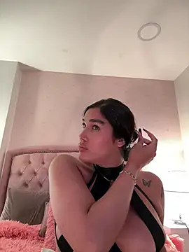 Bella__Wood webcam