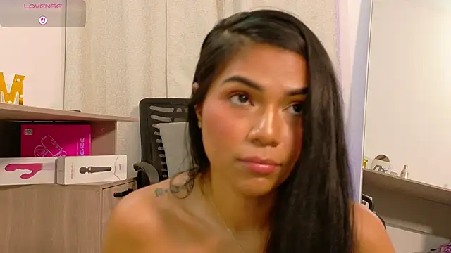 MauraGrayy webcam