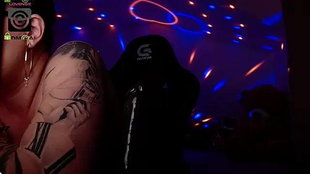 SonyaDevon webcam