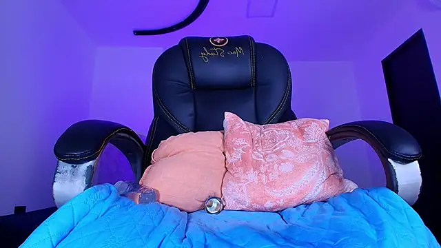 naomi_kyse webcam
