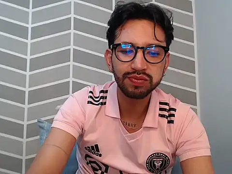 thomass1018 webcam