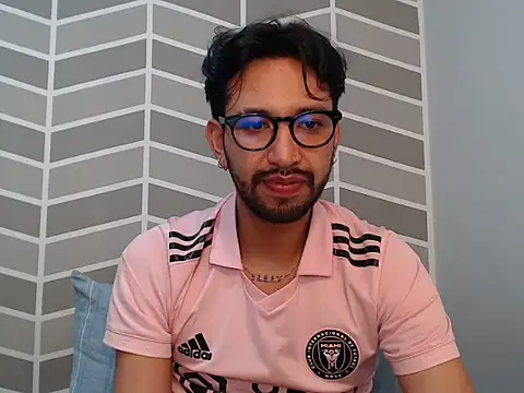 thomass1018 webcam