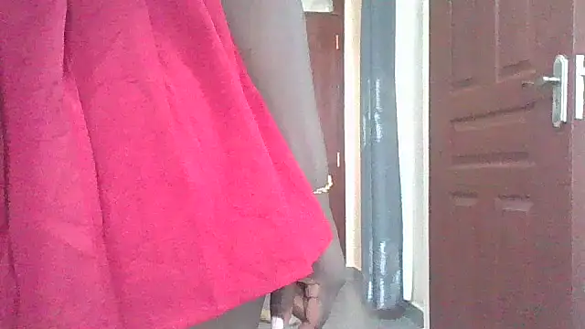 huge_bootybae - Huge_Bootybae's free webcam