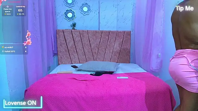 mia__thomson_ webcam