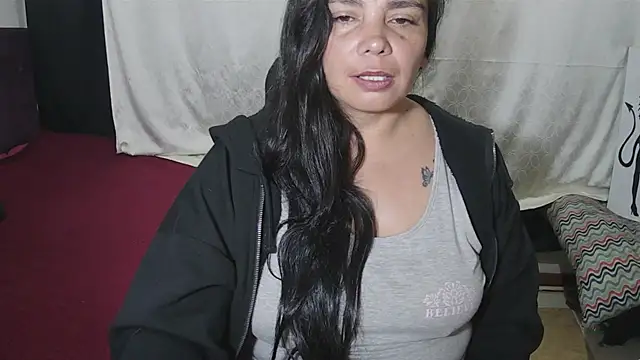 vivian-milf webcam