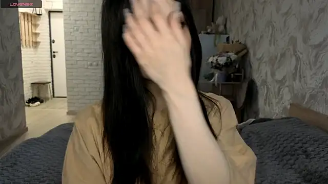 Qwami_Amie webcam