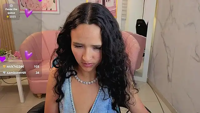 bella_vibess_s webcam